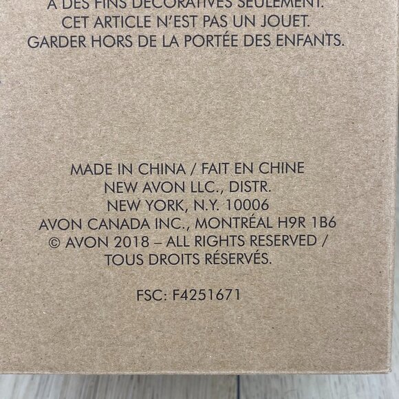 Avon Sparkling Light Up Snow Globe Tree New In Box - Picture 7 of 8